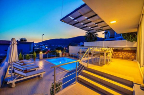 Deniz manzaralı Lara Lüks Villa